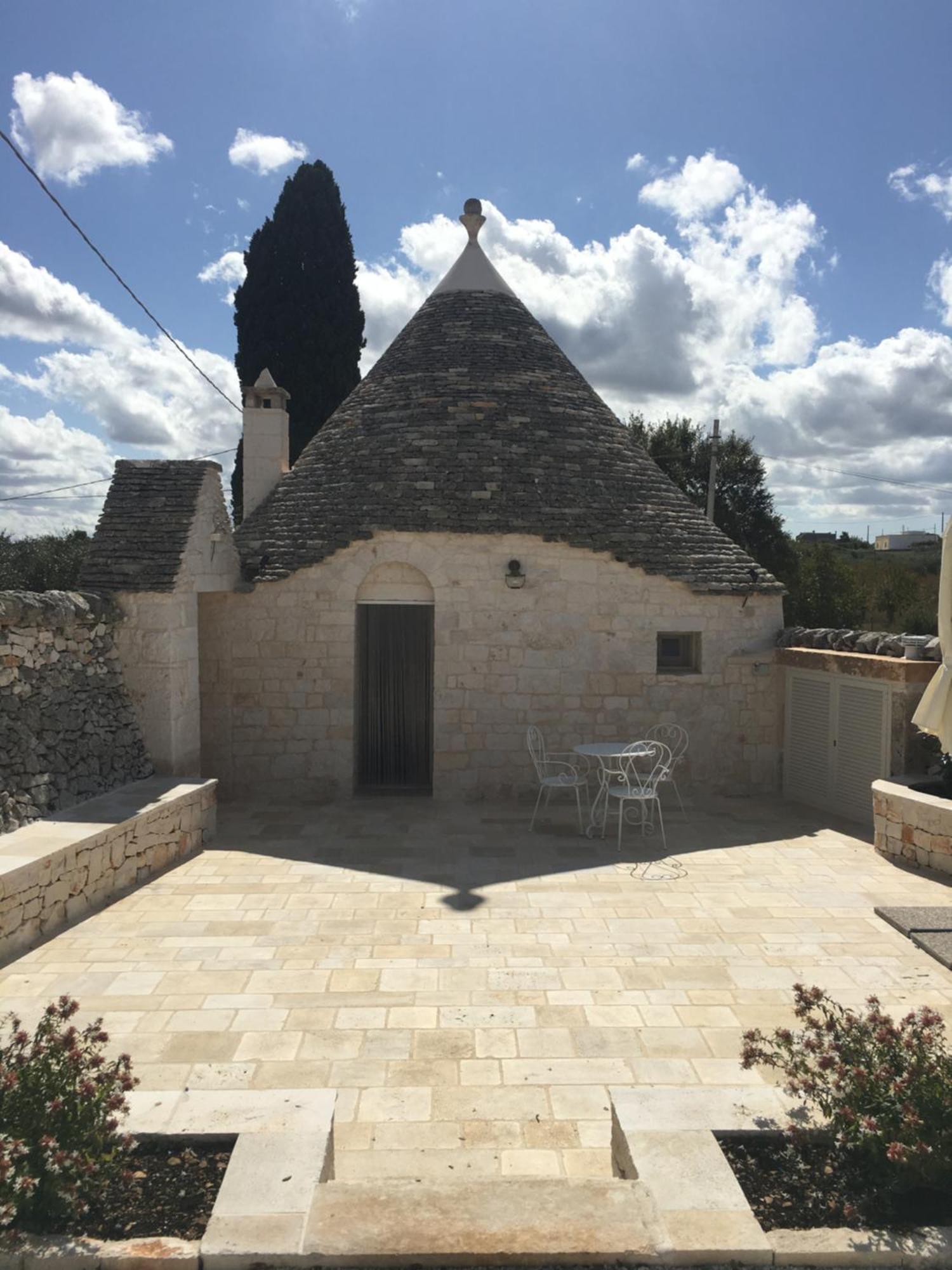הוילה לוקורוטונדו Trulli Le 2 Nicchie מראה חיצוני תמונה