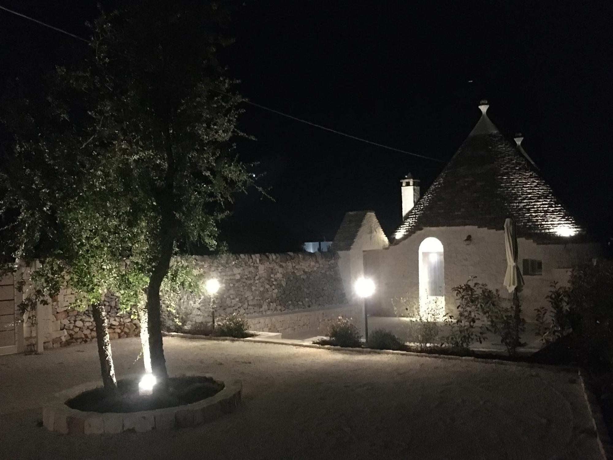הוילה לוקורוטונדו Trulli Le 2 Nicchie מראה חיצוני תמונה